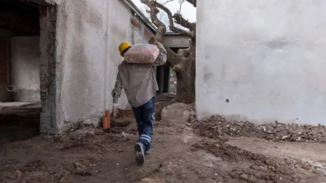 Crecimiento del empleo en la construcción: se superaron los 450 mil puestos de trabajo y se acerca el piso histórico
