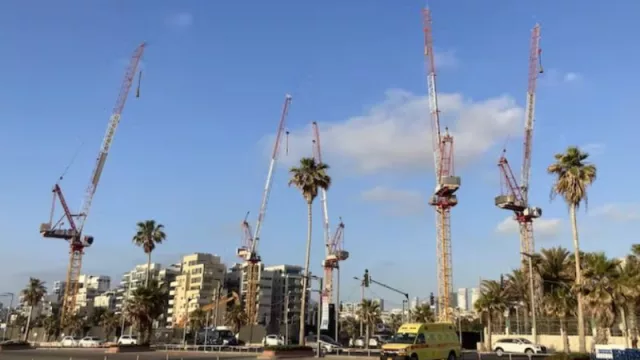 Por qué los edificios no se fabrican como los automóviles (miren a la burocracia)