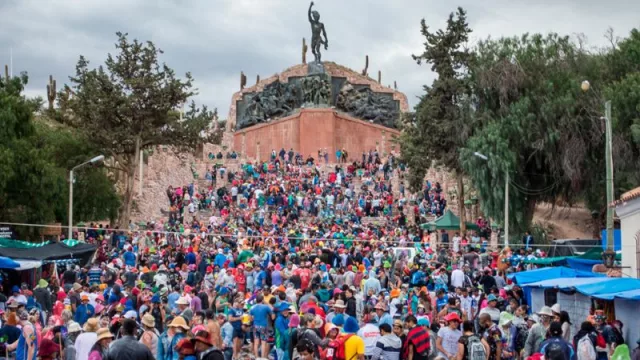 Atención carnavaleros: para entrar a Humahuaca los visitantes deberán pagar un bono de $ 500