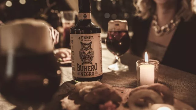 Como Cinzano, 1882 y tantos más, un nuevo fernet se sube al ring: ¿cuánto le durará Buhero Negro a "Tyson" Branca?