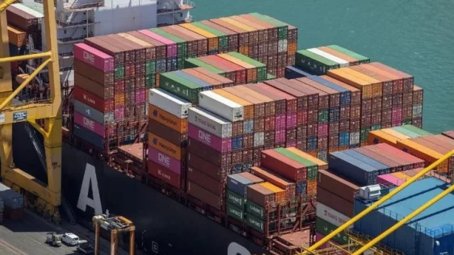 Importaciones: por falta de dólares aseguran que el Gobierno deberá elegir entre "lo malo o lo peor"