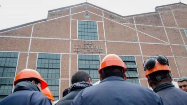 A pocas semanas del inicio de la zafra, azucareros negocian salario básico de $ 250 mil