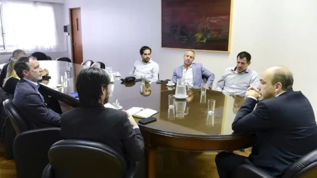 El Gobierno negocia con bancos otro canje de deuda