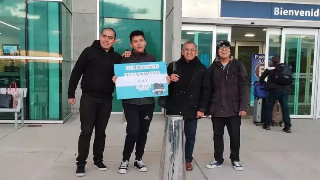 El Club de Ciencias "Los Alquimistas" rumbo al Encuentro Nacional de Clubes de Ciencia