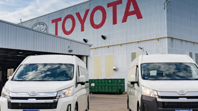 Cómo será el nuevo utilitario que producirá Toyota en Argentina (invierten 50 millones de dólares en la planta de Zárate)