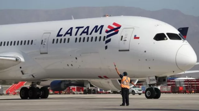 Latam retoma dos rutas internacionales en la Argentina con foco en las vacaciones: los vuelos ya están a la venta