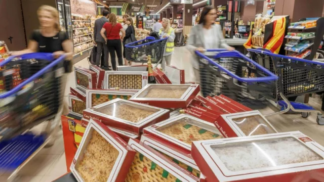 La venta de coca aumenta en Sant Joan (Caprabo prevé un aumento del 5% para esta temporada)