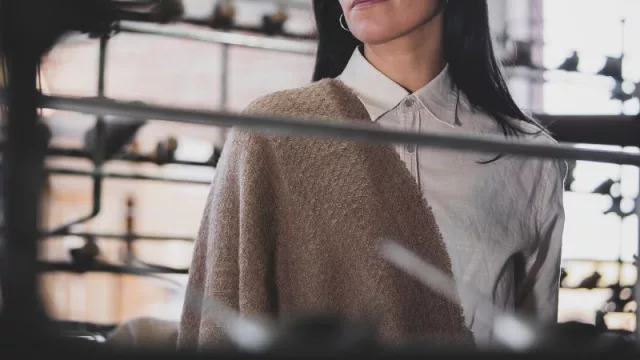 ¿Estás listo para lo nuevo de Warmi? Bufandas y chalinas de llama refinada ( fusión de saberes ancestrales, tecnología y sostenibilidad)