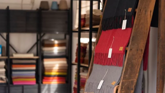 Visitas guiadas: descubrí el mundo detrás de las prendas de Hilandería Warmi