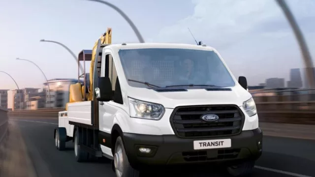 Transit Chasis 2023: todas las novedades del utiltario Ford, precio incluído