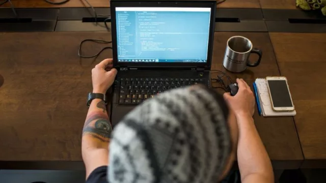 “Plataforma 5” (el coding bootcamp de LatAm) suma 3 meses de capacitación de JavaScript