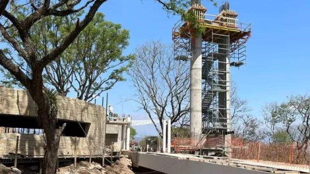 A mitad de altura: El edificio de Obras del Centro Cultural Lola Mora ya está al 54%