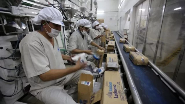 Azucareros alcanzan un acuerdo salarial con la agroindustria Ledesma en Jujuy