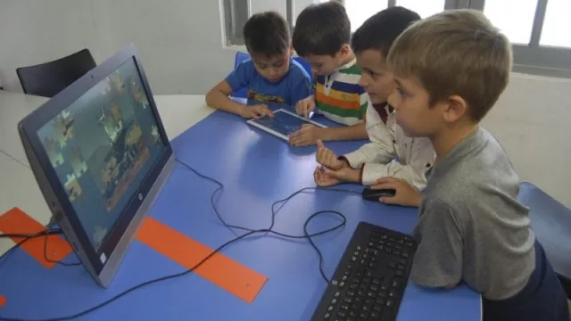 Primer escuela privada de robótica e inglés (en Misiones, por supuesto)