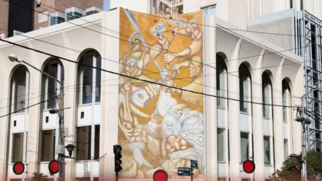 Inauguración de la restauración del emblemático mural "Neuquén" del Hotel del Comahue (un homenaje a 40 años de democracia)