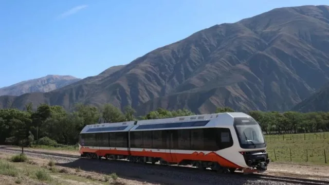 Bienvenidos a bordo: hoy se inaugura el Tren de la Quebrada