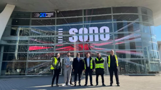 Barcelona estrena la pantalla de LED transparente más grande de Europa (conformada por más de 950 paneles)