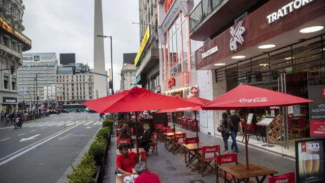 ¿Sushi, parrilla, pizza o hamburguesa? Qué es lo que más pagan los argentinos cuando salen a comer