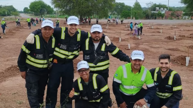 Raíces firmes: Holcim Argentina, la Municipalidad de Puesto Viejo y BAUM cultivan el futuro verde (600 árboles plantados para un cambio climático)