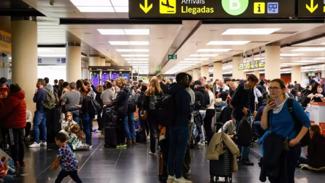 Las lluvias provocan 70 cancelaciones y 18 desvíos en el Aeropuerto de Barcelona