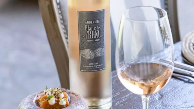 Blanc de Blanc, la celebración del día del Cabernet Franc con una propuesta original (que rompe esquemas y ofrece el placer del verano)