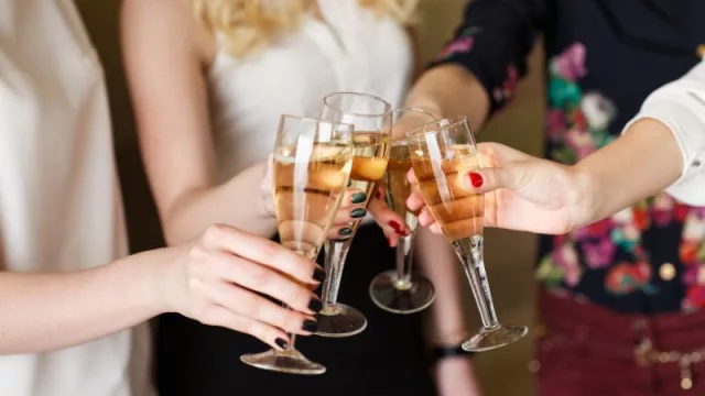 El brindis perfecto sí existe: 6 vinos y espumantes para recibir el 2025