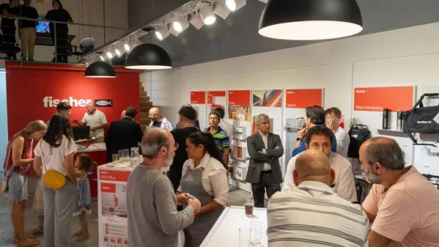 Fischer inaugura su nueva franquicia en Escobar (y con este ya tiene 10 puntos en Argentina)