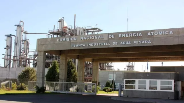 Neuquén impulsa la reactivación de la PIAP (y negocia ventas de agua pesada con una firma internacional)