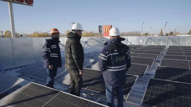 Neuquén suma energía limpia: CALF instaló paneles solares en nuevo local de McDonald’s