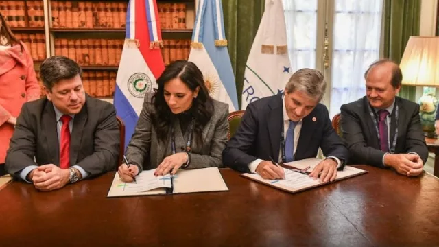 Paraguay y Argentina firman un acuerdo clave para construir el Gasoducto Bioceánico