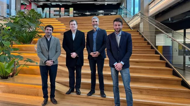 Zamora afianza vínculos con Mercado Libre para atraer inversiones y empleo a Santiago