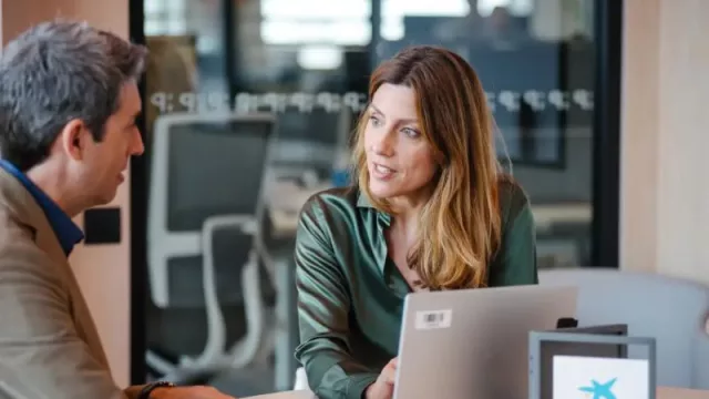 CaixaBank incrementa un 24% la financiación de viviendas con certificación energética A y B y alcanza los 1.185 millones de euros en el tercer trimestre de 2025