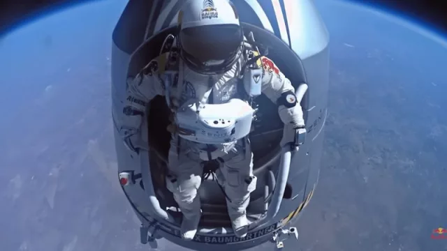 Estrategias de éxito para 2026: ¿sabes cuánto invierte Red Bull en crear universos temáticos y expandir sus categorías? (P-2)