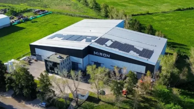 Miron se sube de lleno a la energía solar y convierte su planta en la primera fábrica de transformadores autosustentable del país