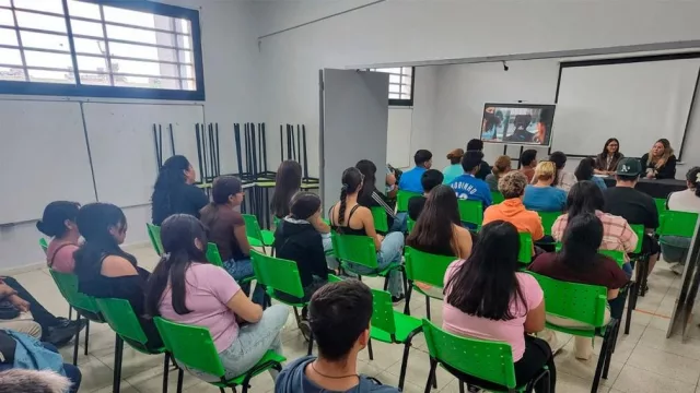 Con una amplia convocatoria se realizó el lanzamiento de talleres para promover la inserción laboral en La Banda