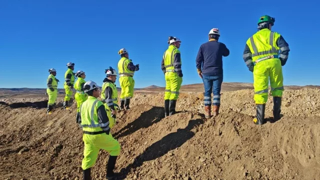 Santa Cruz fortalece el control ambiental de la minería con capacitación internacional para su equipo técnico
