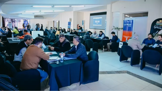 Vicuña reunió a 90 proveedores locales ante la licitación del transporte de personal