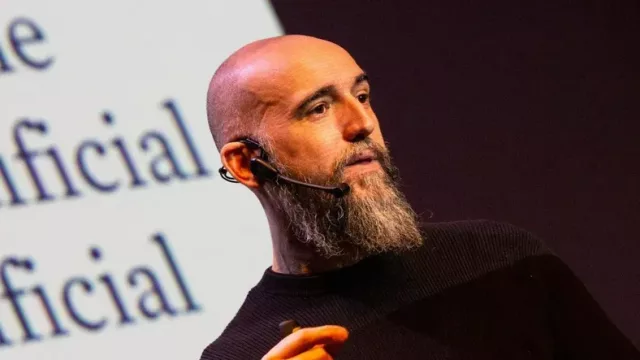 Jon Hernández en el Summit de Somos Pymes: "La inteligencia artificial no es opcional, es el nuevo estándar"